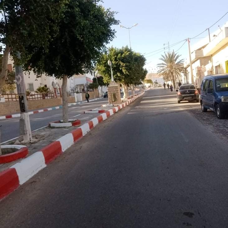 انطلقت اشغال تهذيب وتهيئة الانهج والشوارع الرئيسية بمدينة بني خداش